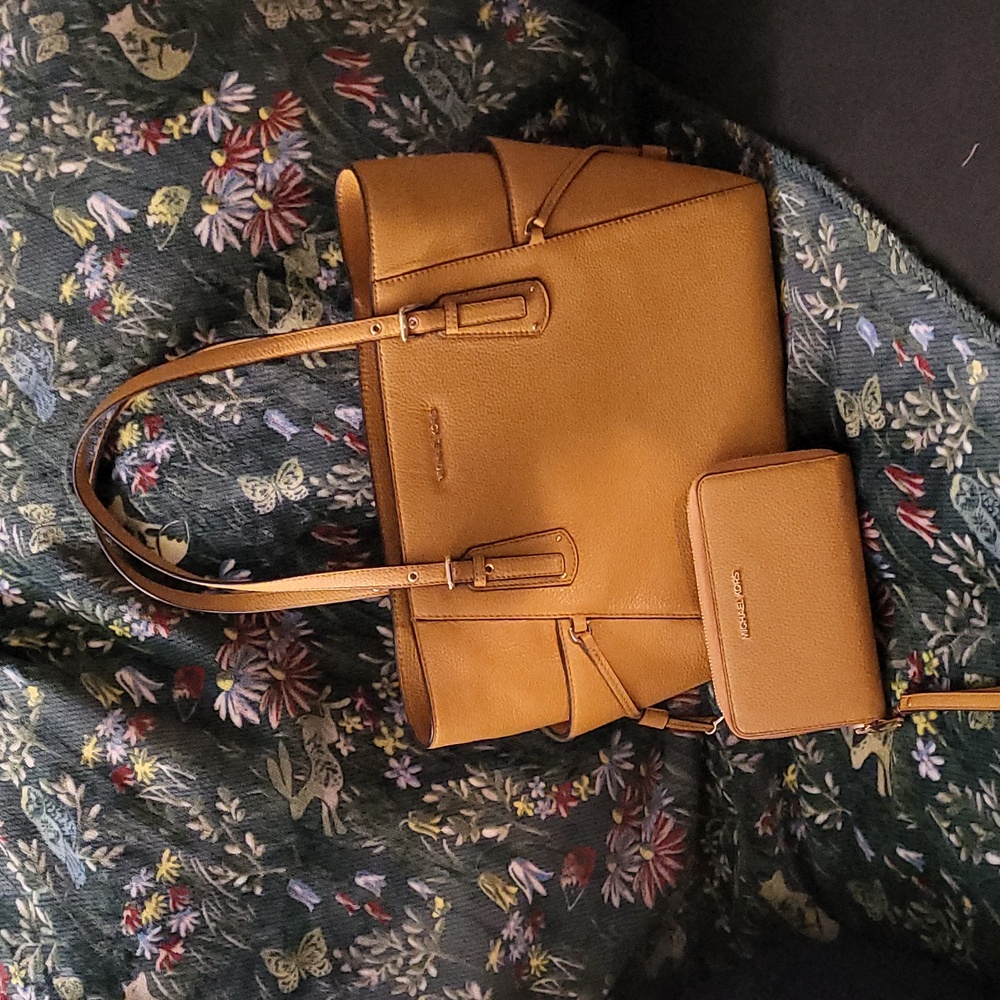 Purse and wallet